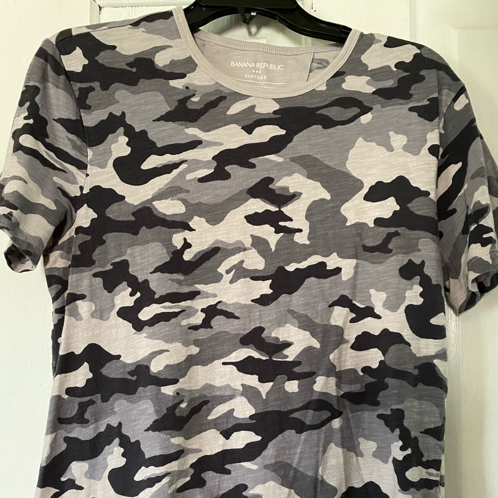 Banana Republic T-Shirt